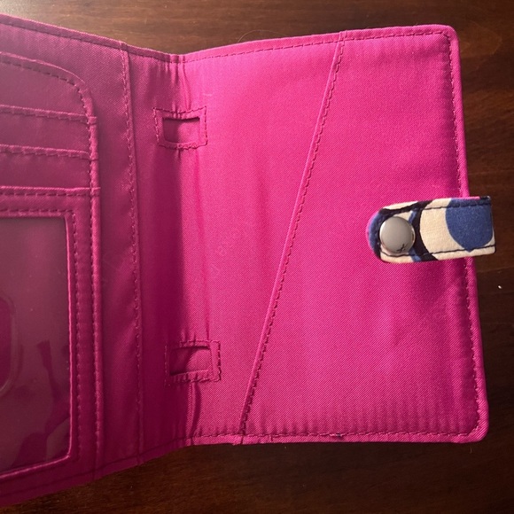 ‼️NWT: Vera Bradley Travel Wallet In African Violet - Picture 4 of 6